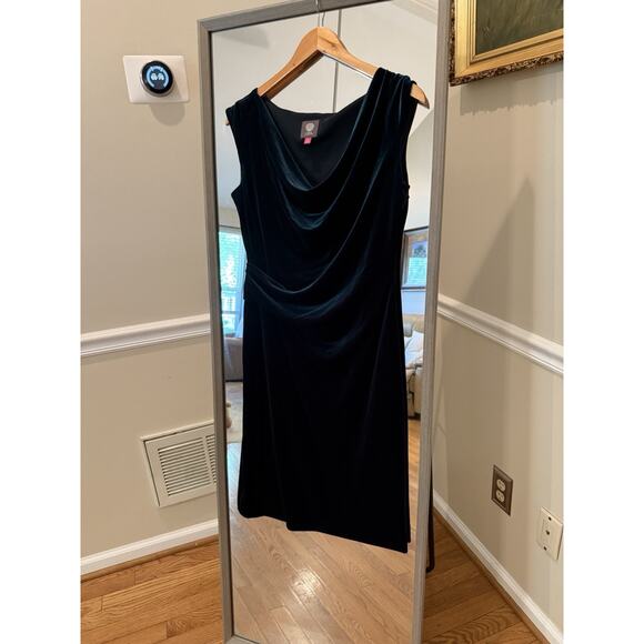 Vince Camuto Green Velvet Pencil Bodycon Dress Size 10 - Picture 3 of 6